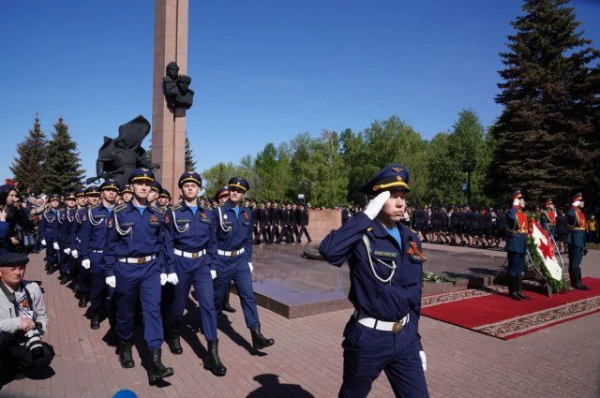 Уфа празднует День Победы Уфа празднует День Победы0