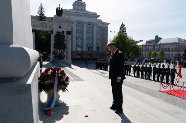 Уфа празднует День Победы Возложение цветов к памятнику Шаймуратову