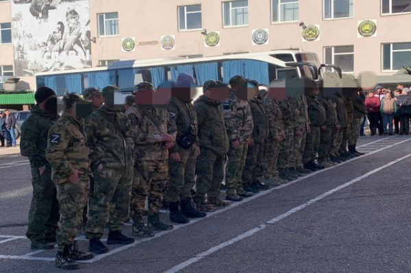 В Башкирии отец вслед за сыном отправился служить в зону СВО В Башкирии отец вслед за сыном отправился служить в зону СВО0