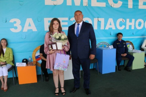 15-летняя школьница из Башкирии спасла тонущего ребенка 15-летняя школьница из Башкирии спасла тонущего ребенка0