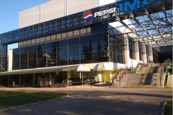 В Уфе в очередной раз выставили на продажу здание кинотеатра «Искра» В Уфе в очередной раз выставили на продажу здание кинотеатра «Искра»0
