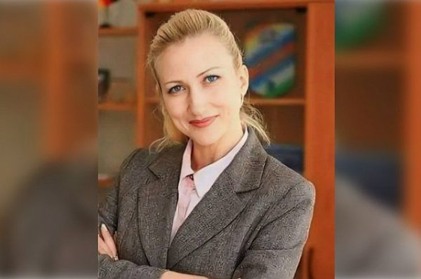 Следком наградил директора школы Уфы, которая спасла ребенка от маньяка Следком наградил директора школы Уфы, которая спасла ребенка от маньяка0