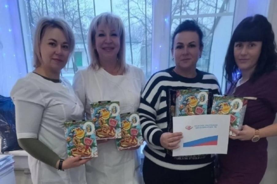 Профсоюз медиков из Башкирии отправил новогодние подарки коллегам из ЛНР Профсоюз медиков из Башкирии отправил новогодние подарки коллегам из ЛНР0