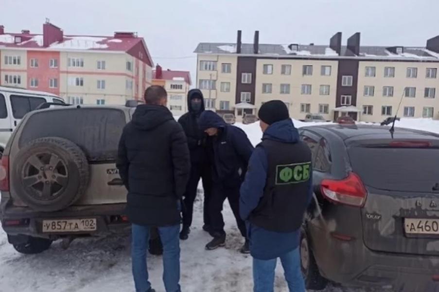 Силовики в Башкирии задержали приставов по подозрению в мошенничестве Силовики в Башкирии задержали приставов по подозрению в мошенничестве0