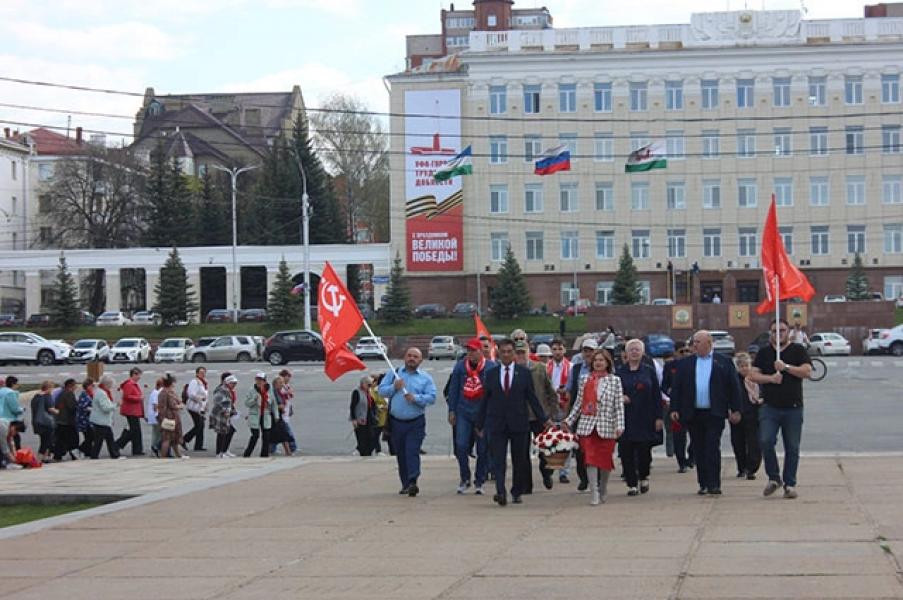 Коммунисты Башкирии отметили юбилей вождя пролетариата Владимира Ленина Коммунисты Башкирии отметили юбилей вождя пролетариата Владимира Ленина1