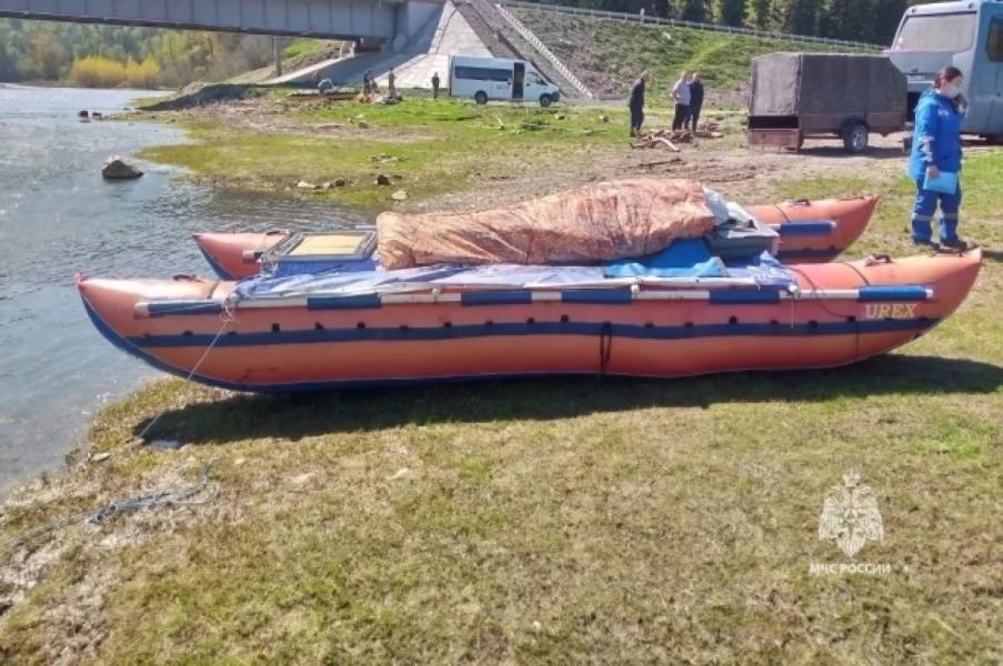 Упавшего с катамарана туриста в Башкирии нашли мертвым Упавшего с катамарана туриста в Башкирии нашли мертвым0
