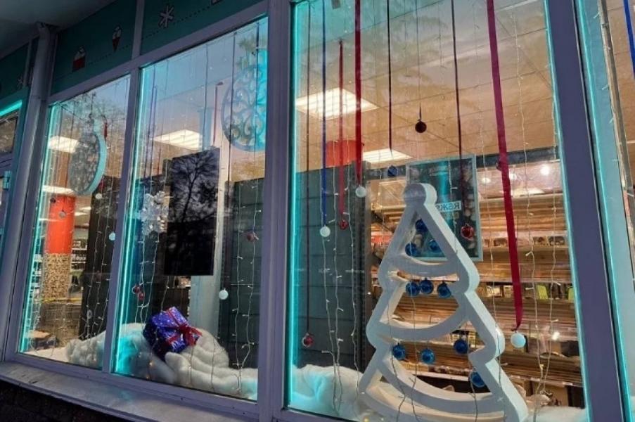 В Уфе победителям конкурса за лучшую новогоднюю витрину дадут по 60 тысяч В Уфе победителям конкурса за лучшую новогоднюю витрину дадут по 60 тысяч0
