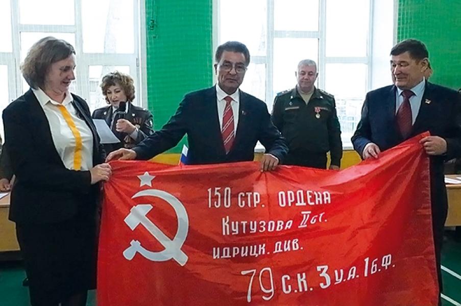 Вместе мы победим! КПРФ поздравляет жителей Башкирии с Новым годом Вместе мы победим! КПРФ поздравляет жителей Башкирии с Новым годом1