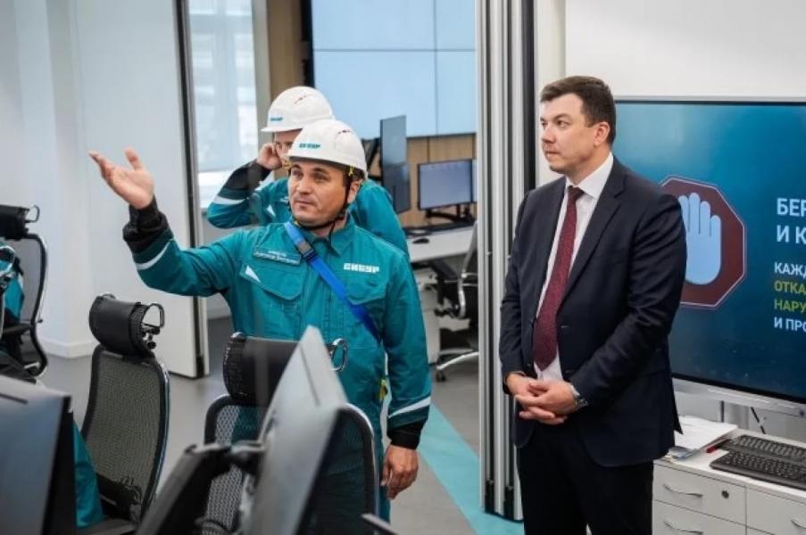 Демонстрируя потенциал. Замминистра промышленности РФ посетил Благовещенск Демонстрируя потенциал. Замминистра промышленности РФ посетил Благовещенск0