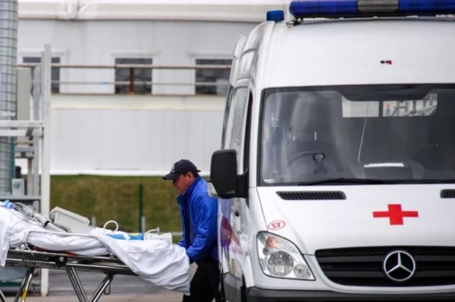 Бьют по живому. В Уфе БПЛА ударил по жилому дому, пострадал человек Бьют по живому. В Уфе БПЛА ударил по жилому дому, пострадал человек0